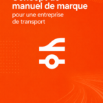 Personne examinant un manuel de marque pour une entreprise de transport, illustrant la création d'une identité visuelle forte.