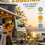 VW Camper avec accessoires de voyage indispensables